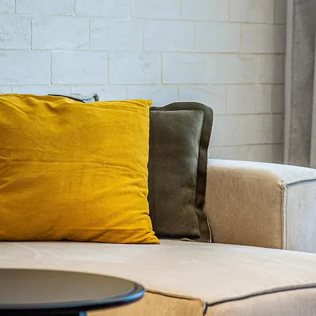 Mohost Pop - Chic Urban Retreat With Views * Brasov